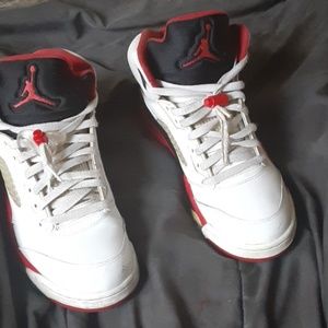 Air Jordan 5 Retro 'Fire Red' 2013
